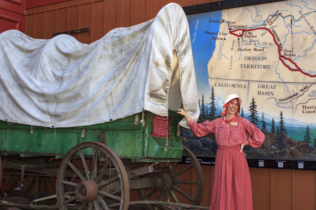 Wagon_and_Map_at_EOTIC