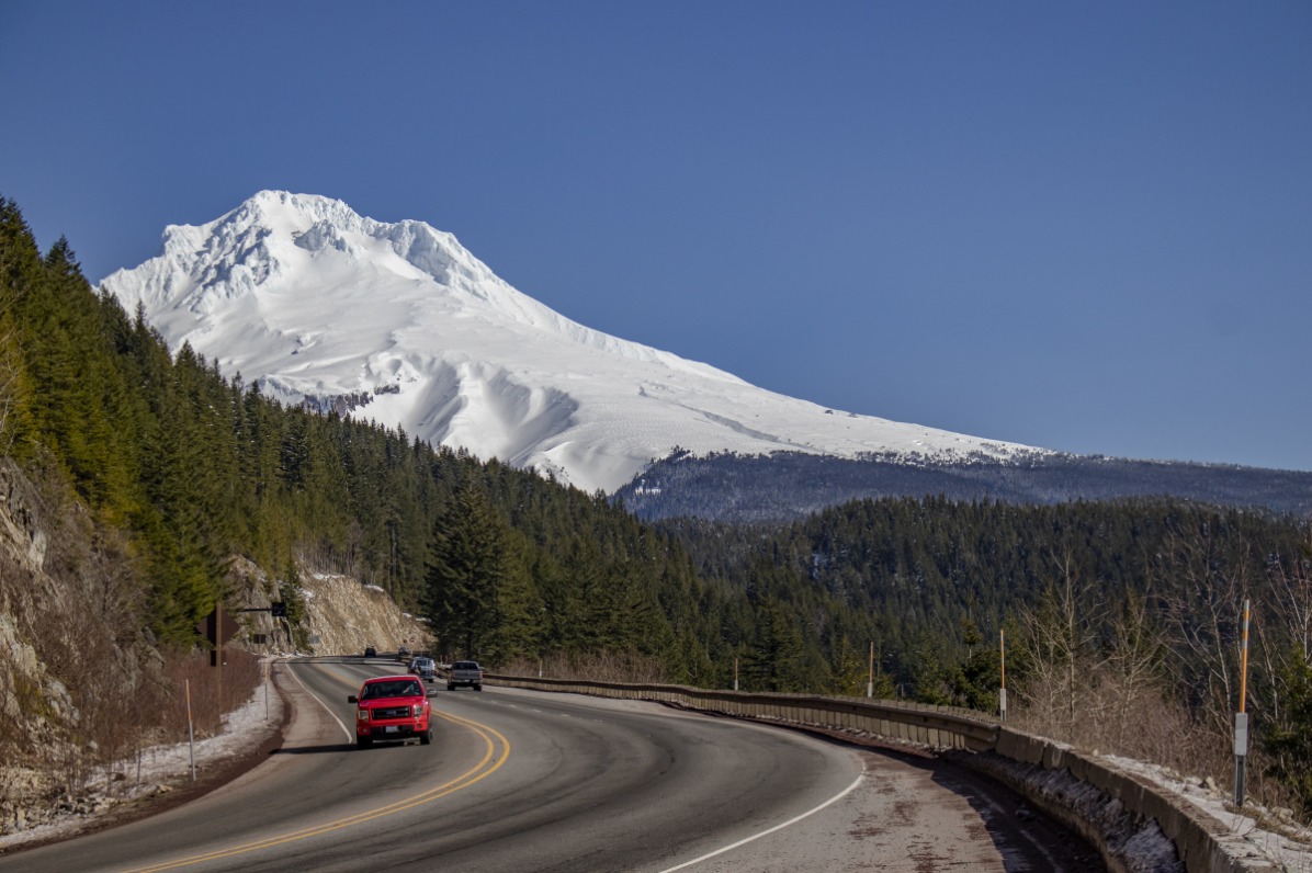 cars on highway 26 at deadman's curve and Mt. Hood