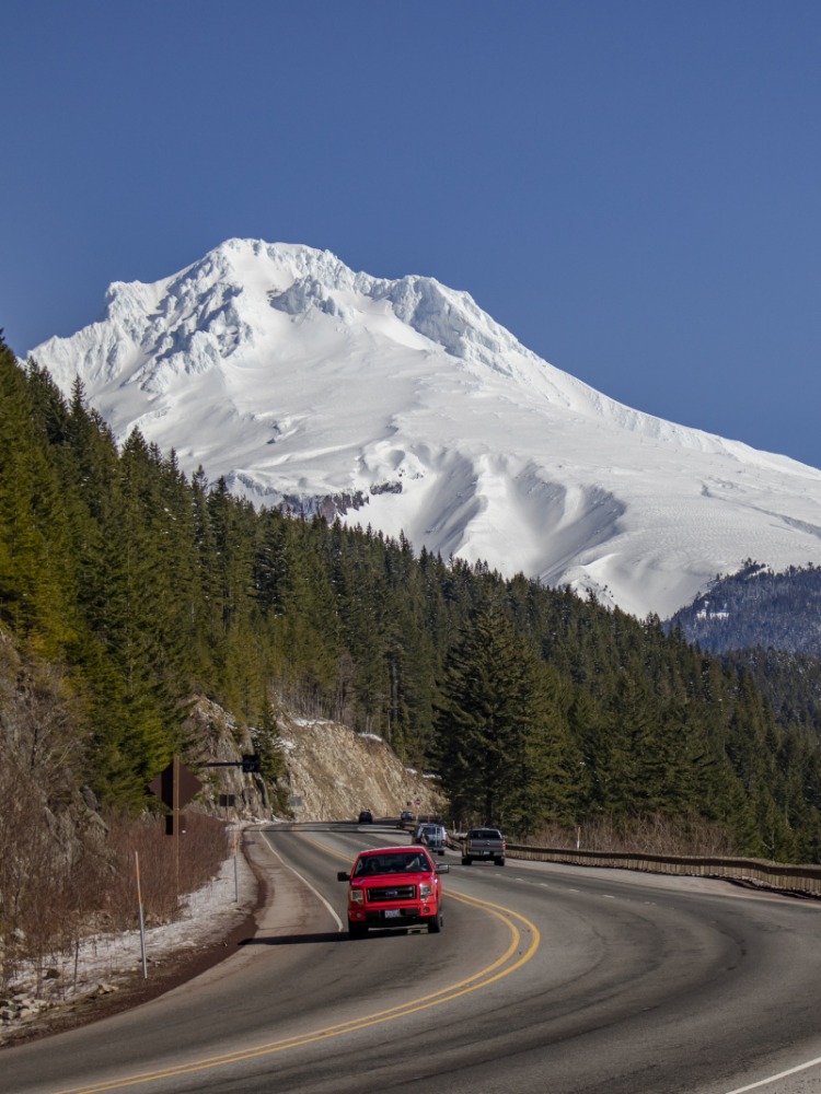 cars on highway 26 at deadman's curve and Mt. Hood