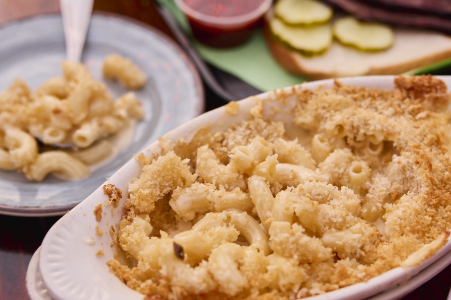 Macaronia and cheese at Skyway Bar & Grill Macaroni and cheese and food on a table