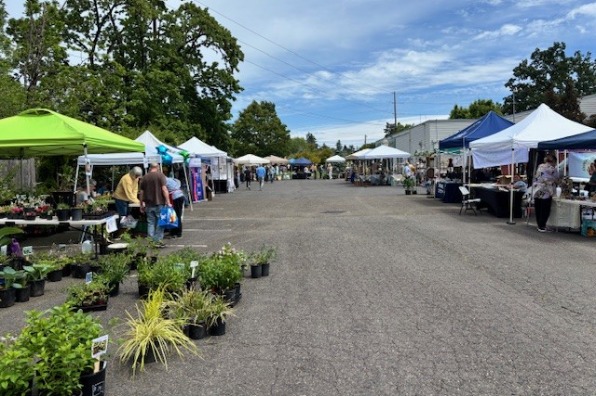Gladstone Community Center Spring Market